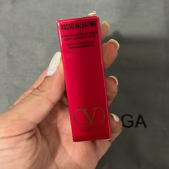 NEW ❤️ Valentino Beauty Rosso Striking Matte Lip Color 120A night fall NEW FALL - Picture 2 of 4